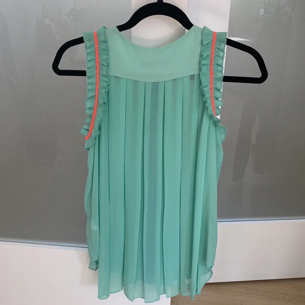 Top - Picture 4 of 5